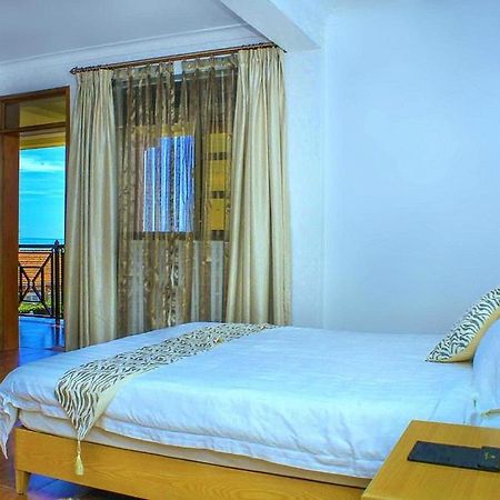 Rosemary Courts Bed And Breakfast Entebbe Exterior foto