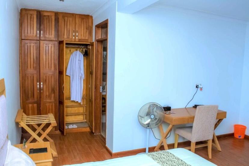 Rosemary Courts Bed And Breakfast Entebbe Exterior foto